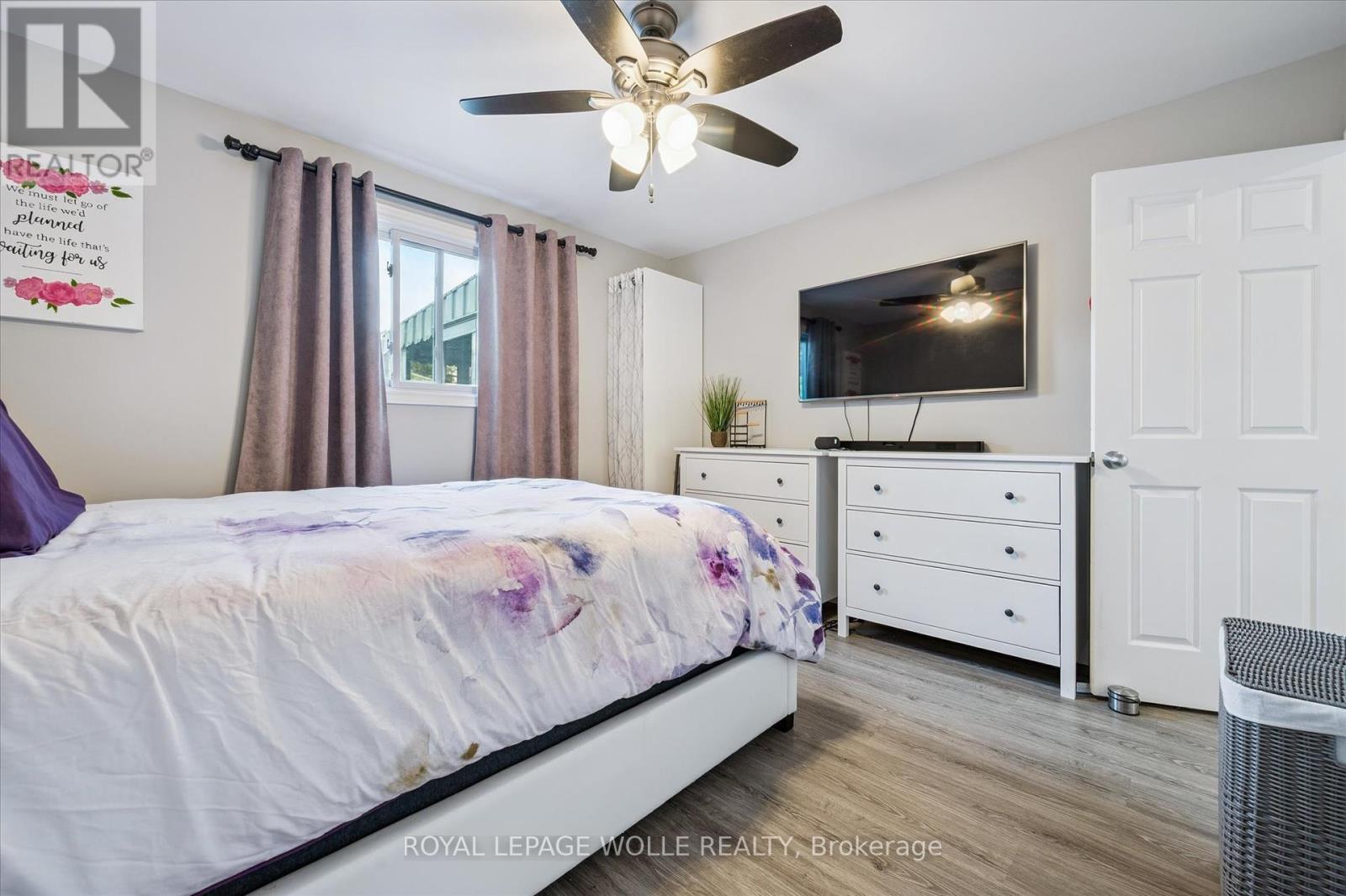 












263 THE COUNTRY WAY

,
Kitchener,




Ontario
N2E2V6

