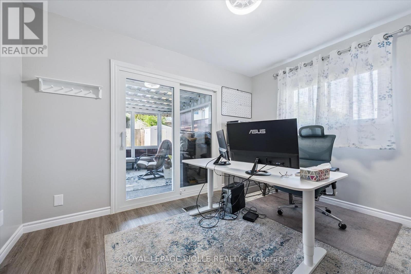 












263 THE COUNTRY WAY

,
Kitchener,




Ontario
N2E2V6

