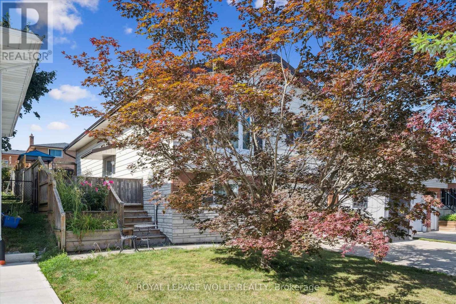 












263 THE COUNTRY WAY

,
Kitchener,




Ontario
N2E2V6

