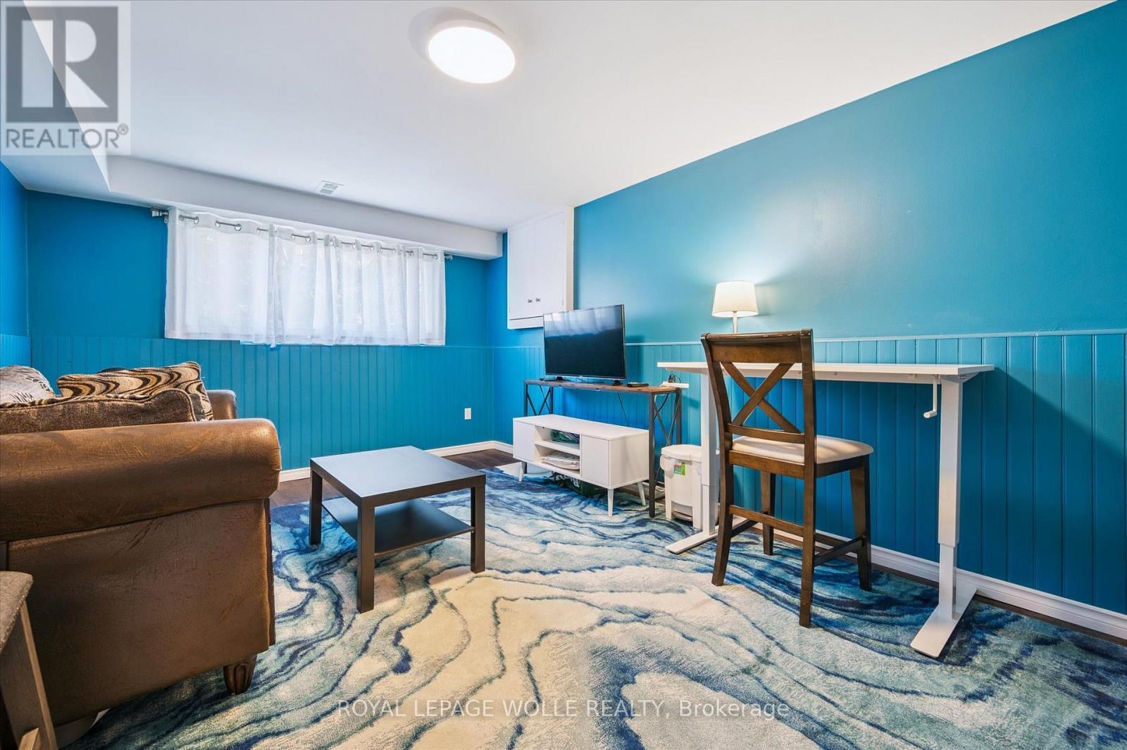 












263 THE COUNTRY WAY

,
Kitchener,




Ontario
N2E2V6

