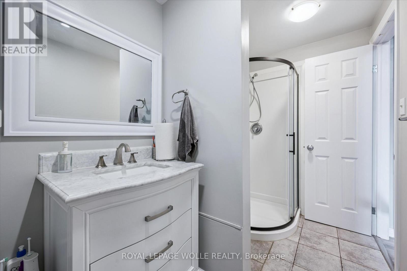 












263 THE COUNTRY WAY

,
Kitchener,




Ontario
N2E2V6


