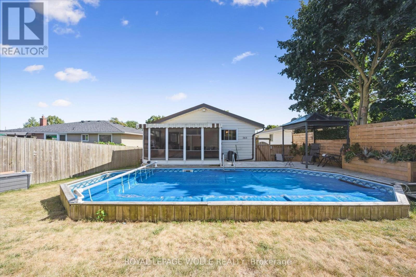 












263 THE COUNTRY WAY

,
Kitchener,




Ontario
N2E2V6

