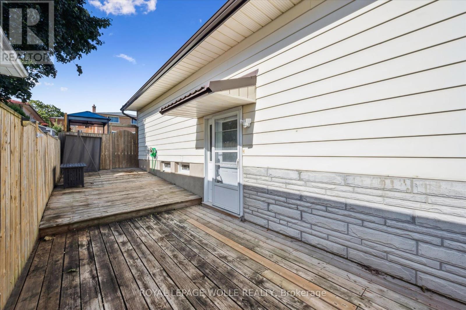 












263 THE COUNTRY WAY

,
Kitchener,




Ontario
N2E2V6

