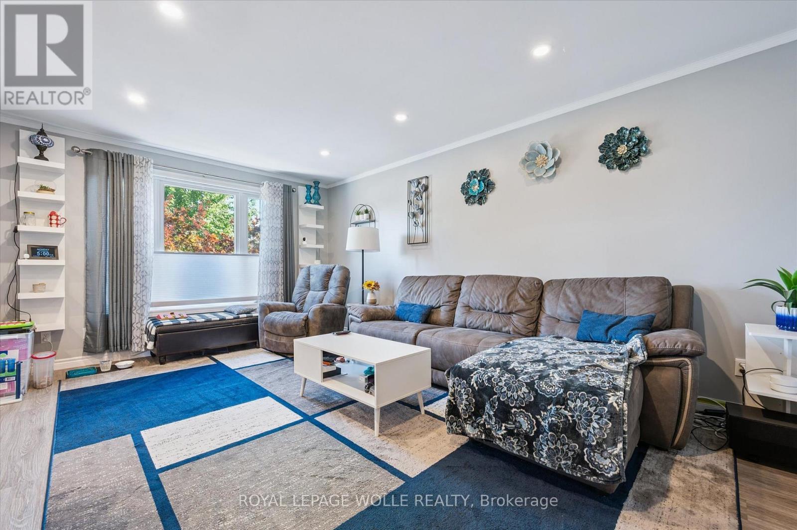 












263 THE COUNTRY WAY

,
Kitchener,




Ontario
N2E2V6

