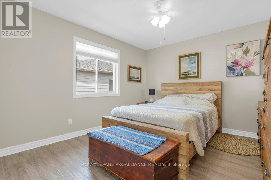 












12 STONEGATE CRESCENT

,
Quinte West (Frankford Ward),




Ontario
K0K2C0

