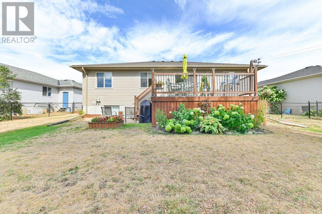 












12 STONEGATE CRESCENT

,
Quinte West (Frankford Ward),




Ontario
K0K2C0

