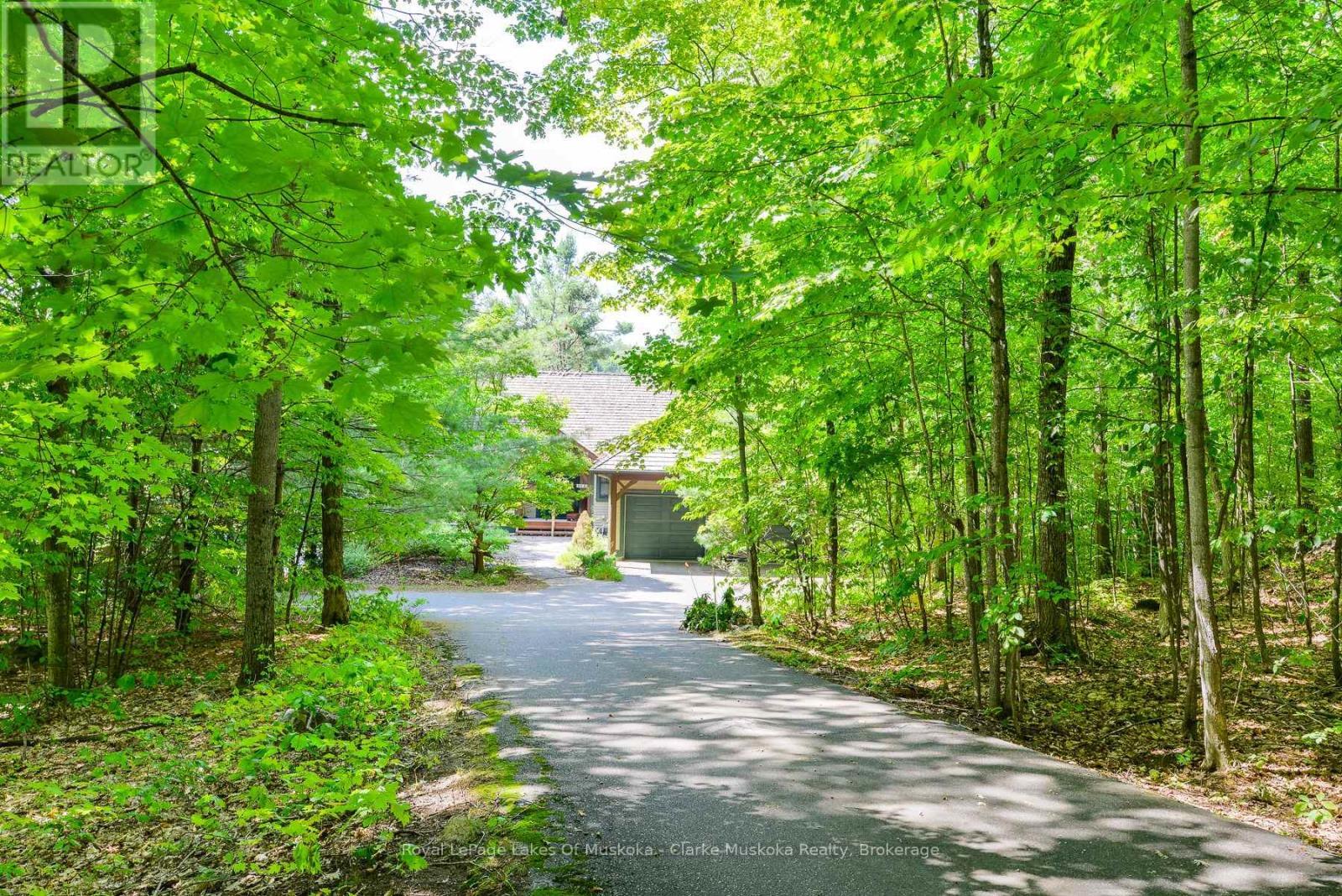 












45 ESTATE DRIVE

,
Muskoka Lakes (Medora),




Ontario
P0B1J0

