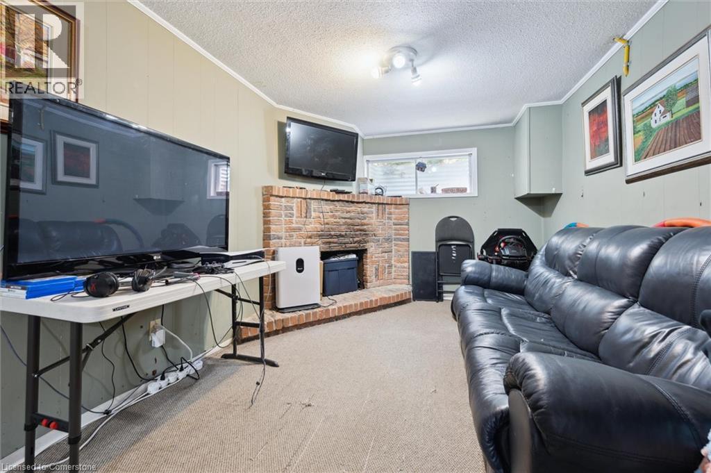 












31 DRIFTWOOD Place

,
Kitchener,




Ontario
N2N1W3

