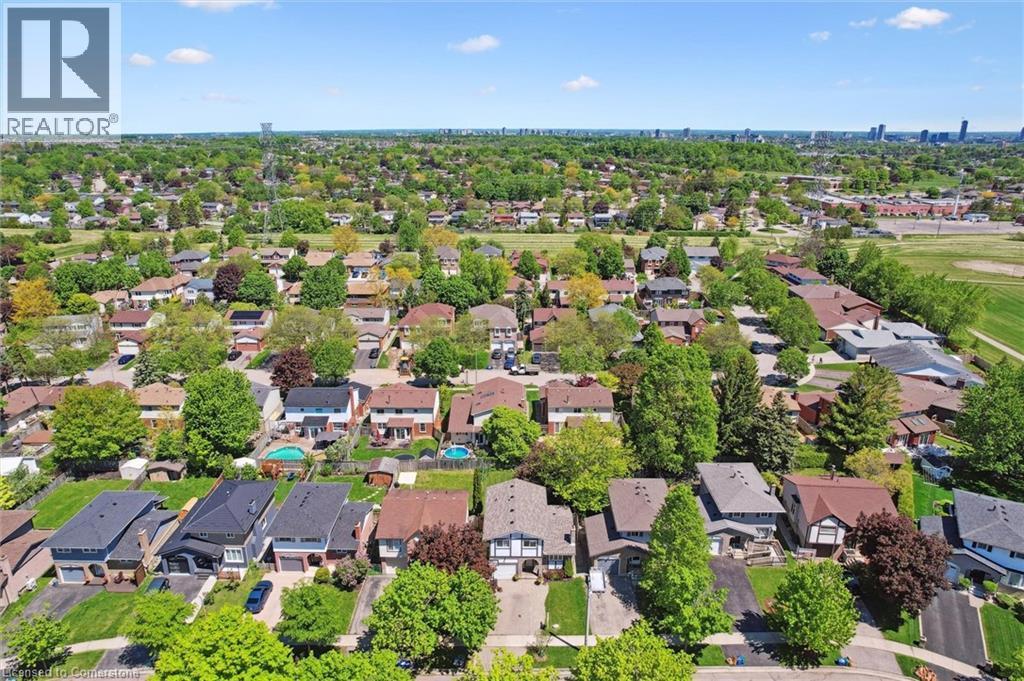 












31 DRIFTWOOD Place

,
Kitchener,




Ontario
N2N1W3

