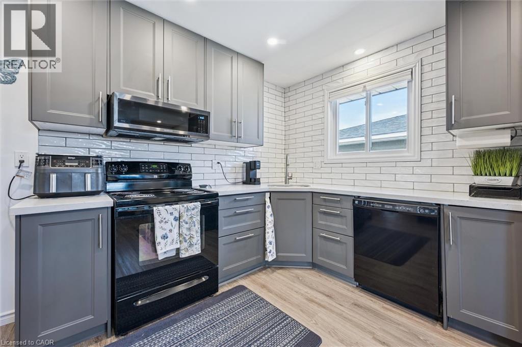 












263 THE COUNTRY Way

,
Kitchener,




Ontario
N2E2V6

