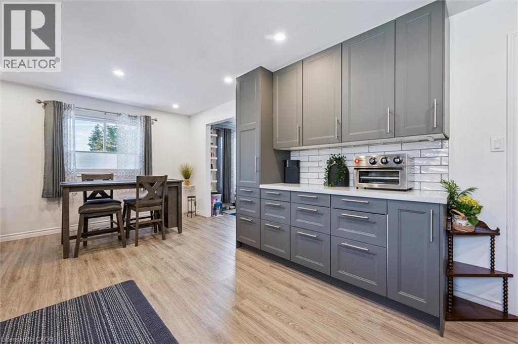 












263 THE COUNTRY Way

,
Kitchener,




Ontario
N2E2V6

