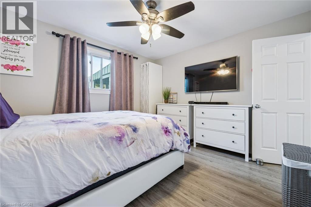 












263 THE COUNTRY Way

,
Kitchener,




Ontario
N2E2V6

