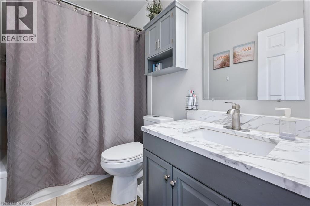 












263 THE COUNTRY Way

,
Kitchener,




Ontario
N2E2V6

