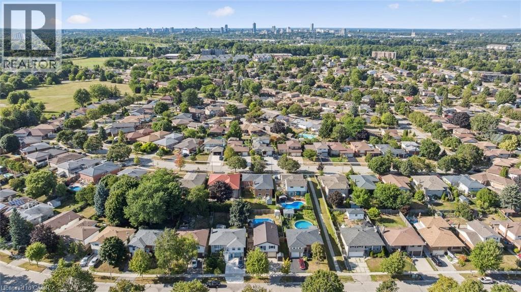 












263 THE COUNTRY Way

,
Kitchener,




Ontario
N2E2V6

