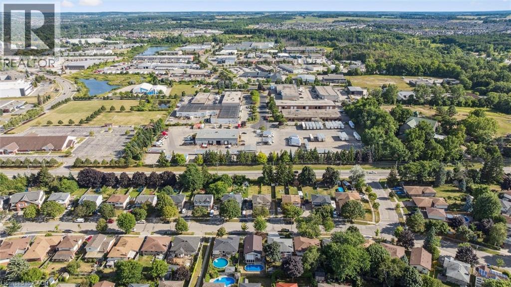 












263 THE COUNTRY Way

,
Kitchener,




Ontario
N2E2V6

