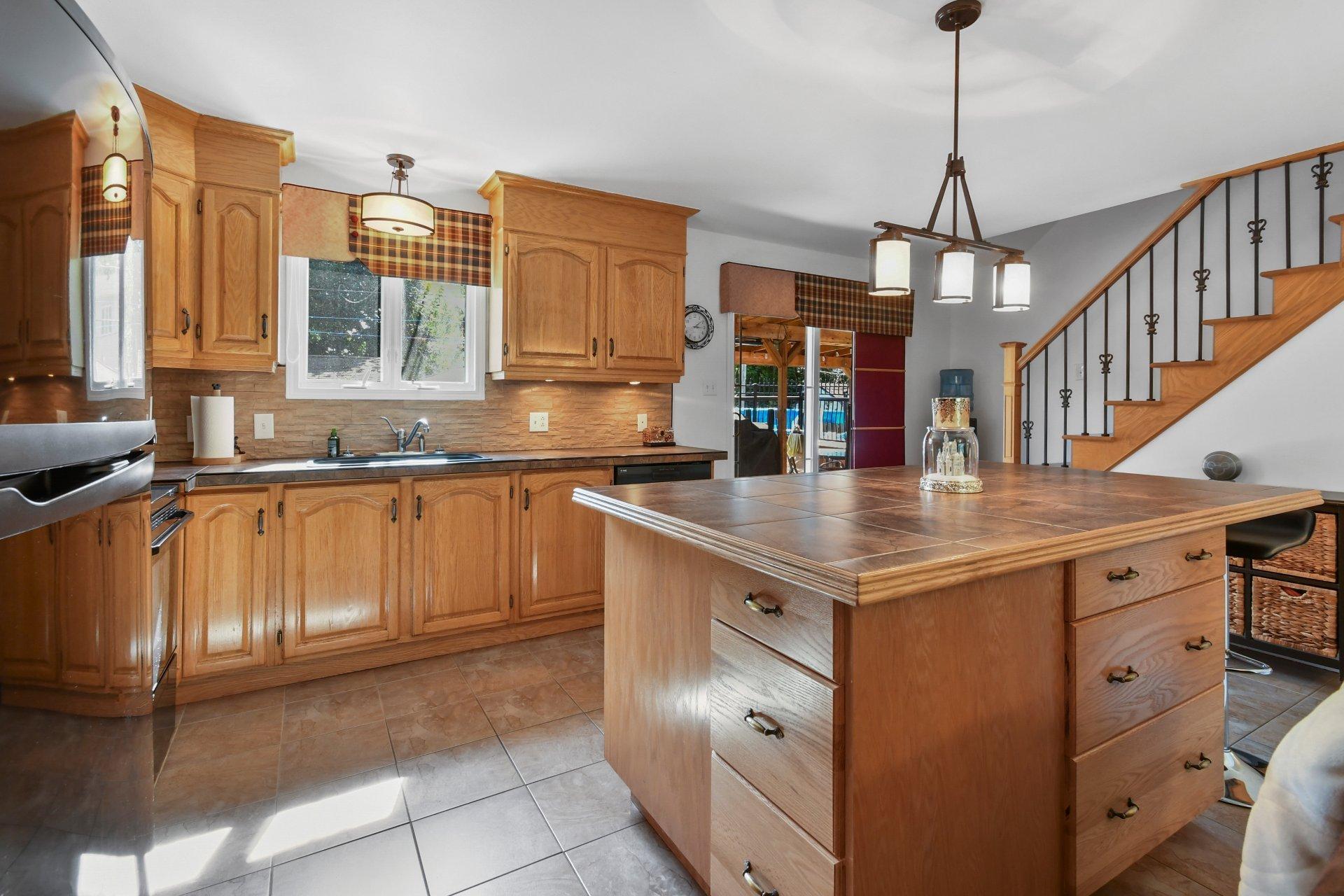 









31


Av. de Médoc

,
Candiac,




QC
J5R4V8

