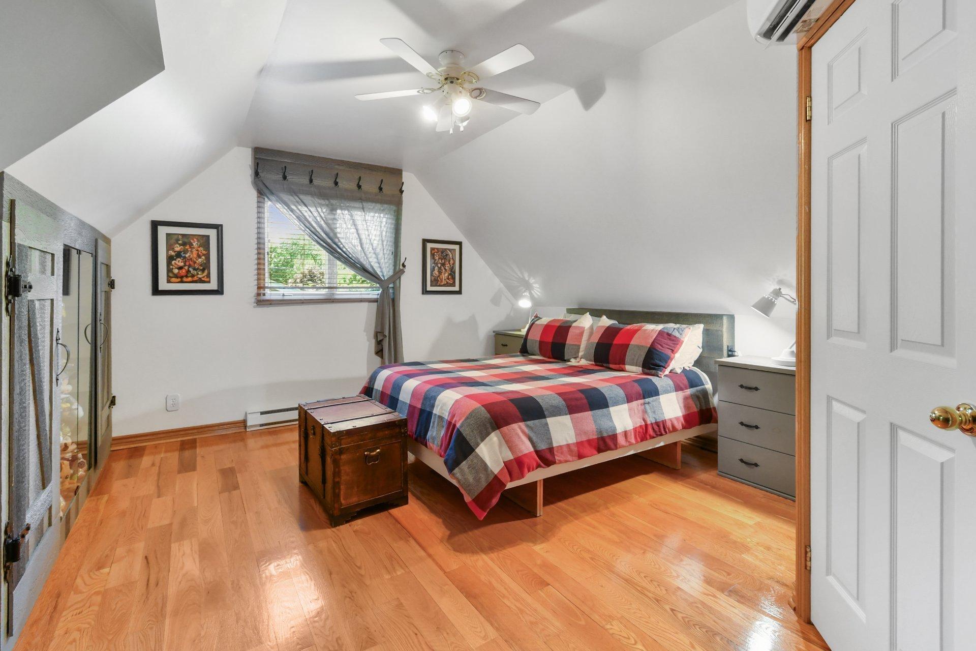 









31


Av. de Médoc

,
Candiac,




QC
J5R4V8

