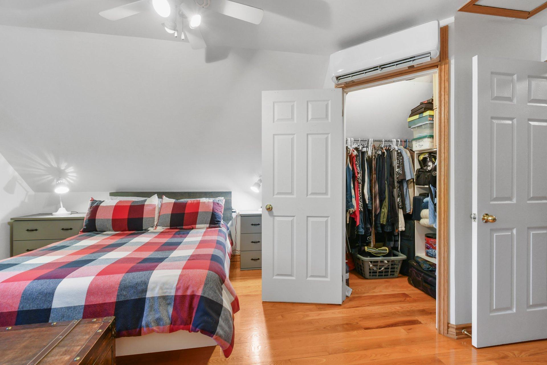 









31


Av. de Médoc

,
Candiac,




QC
J5R4V8

