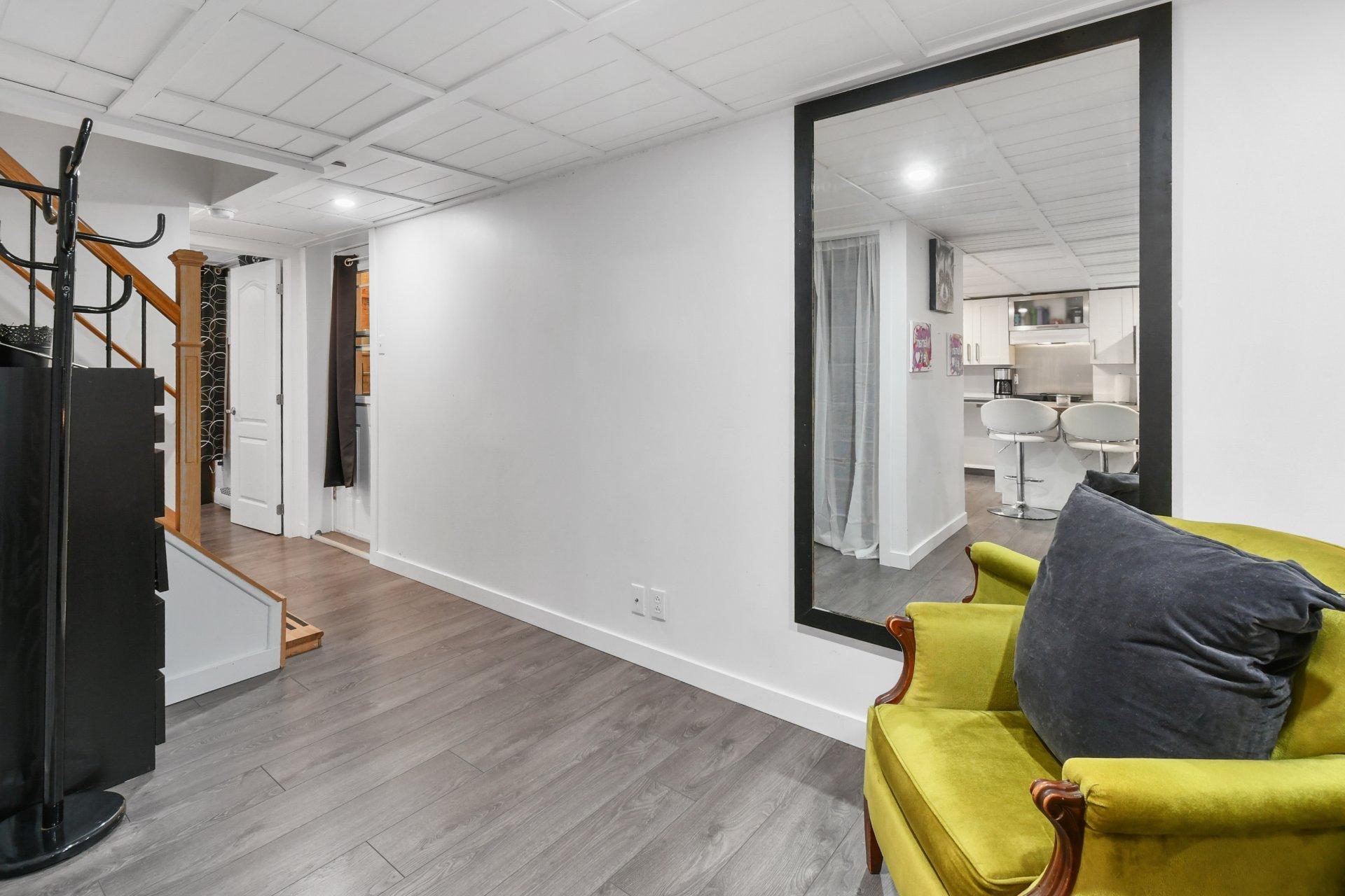 









31


Av. de Médoc

,
Candiac,




QC
J5R4V8

