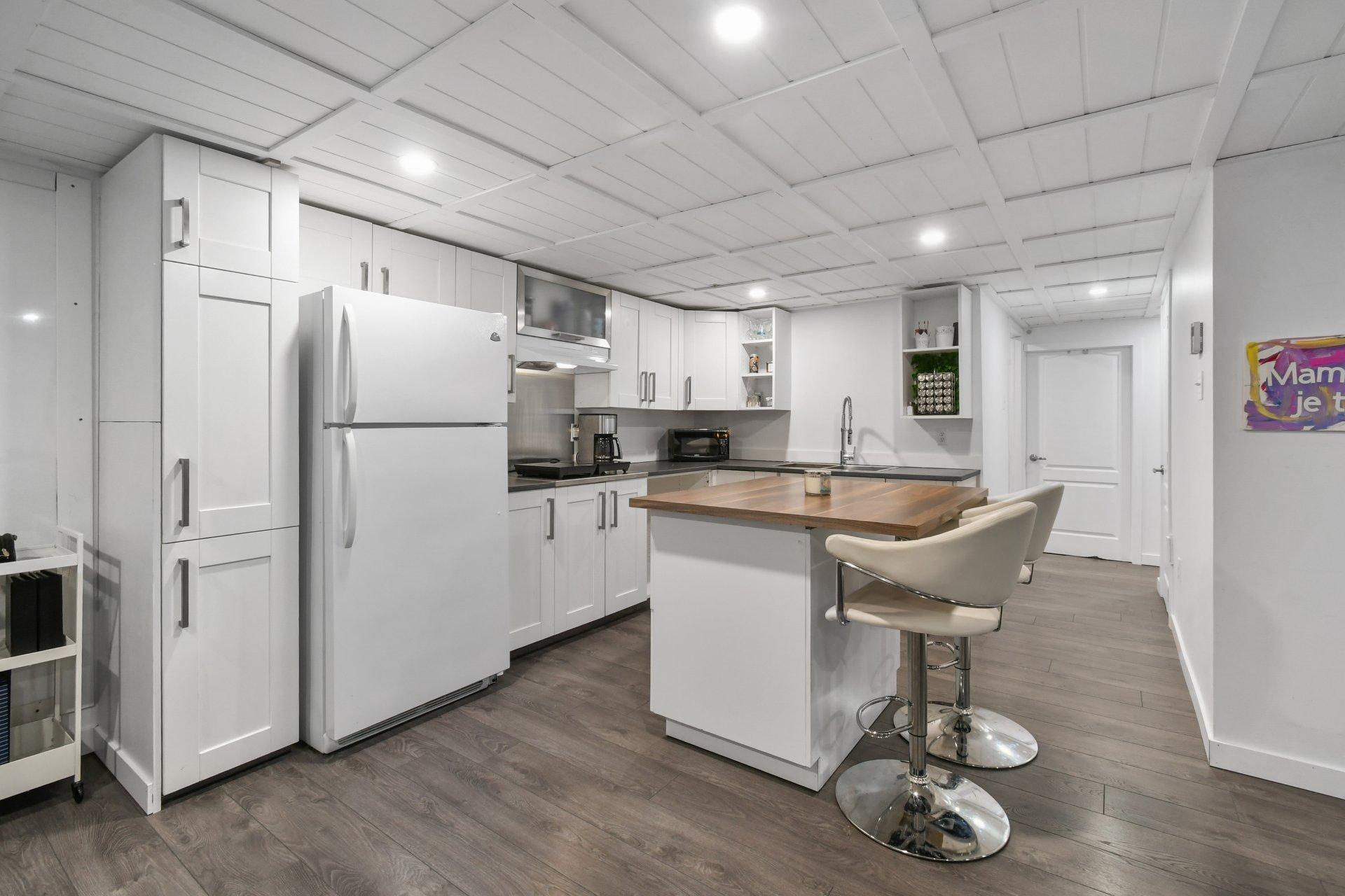 









31


Av. de Médoc

,
Candiac,




QC
J5R4V8

