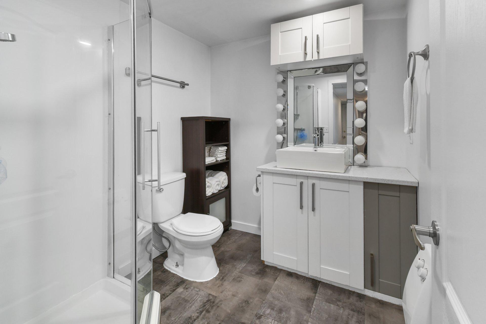 









31


Av. de Médoc

,
Candiac,




QC
J5R4V8

