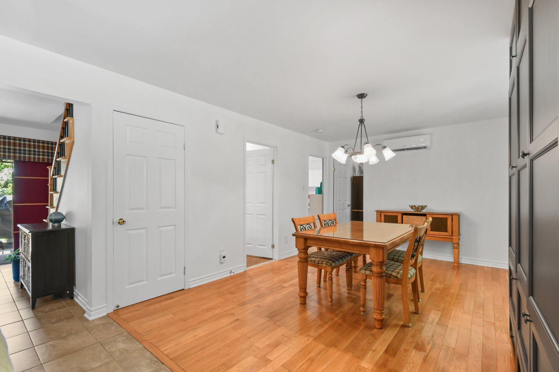 









31


Av. de Médoc

,
Candiac,




QC
J5R4V8

