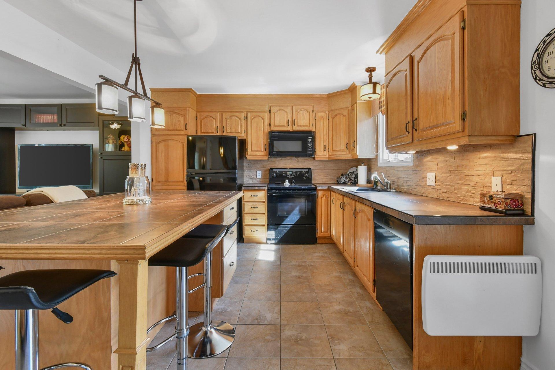 









31


Av. de Médoc

,
Candiac,




QC
J5R4V8

