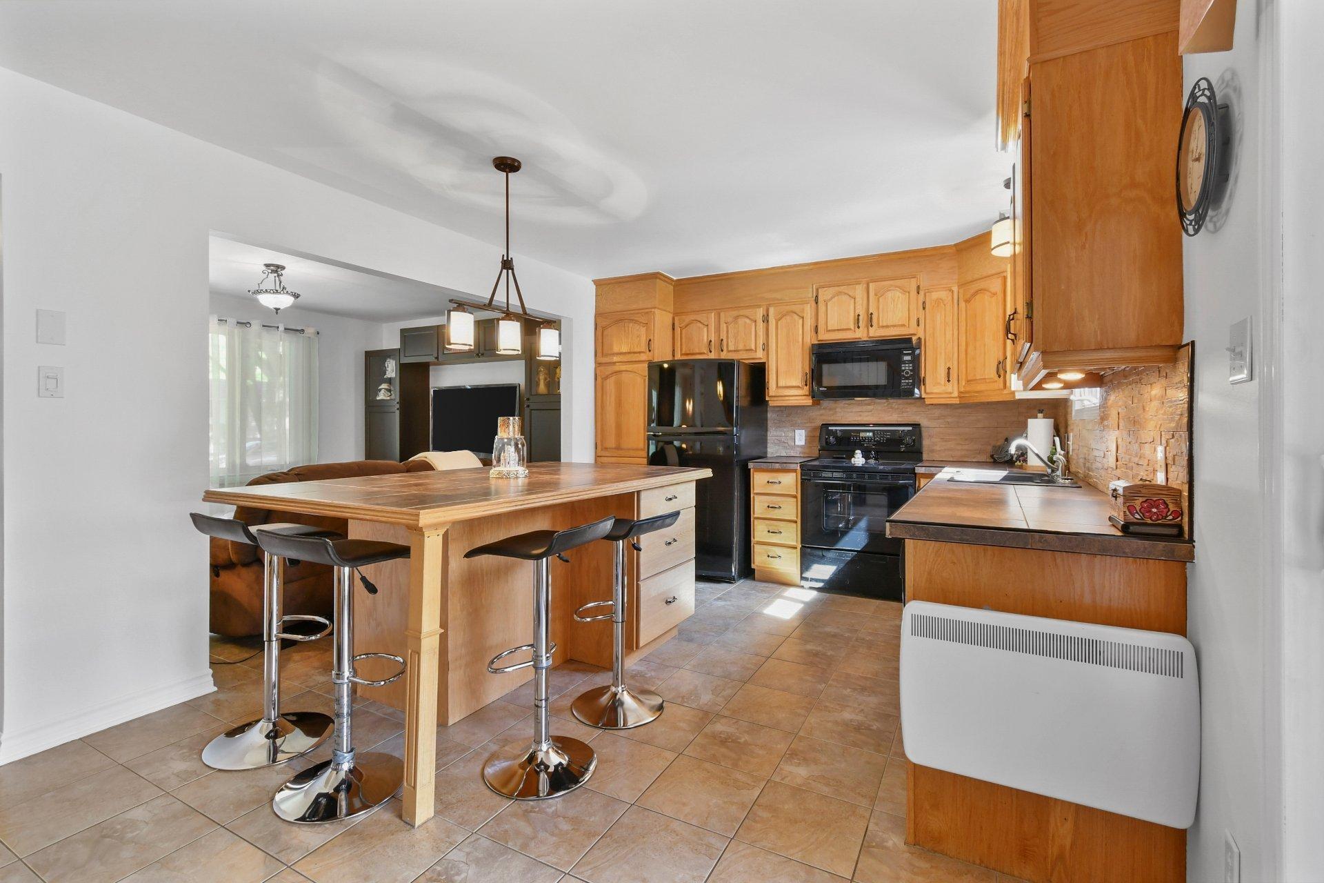 









31


Av. de Médoc

,
Candiac,




QC
J5R4V8

