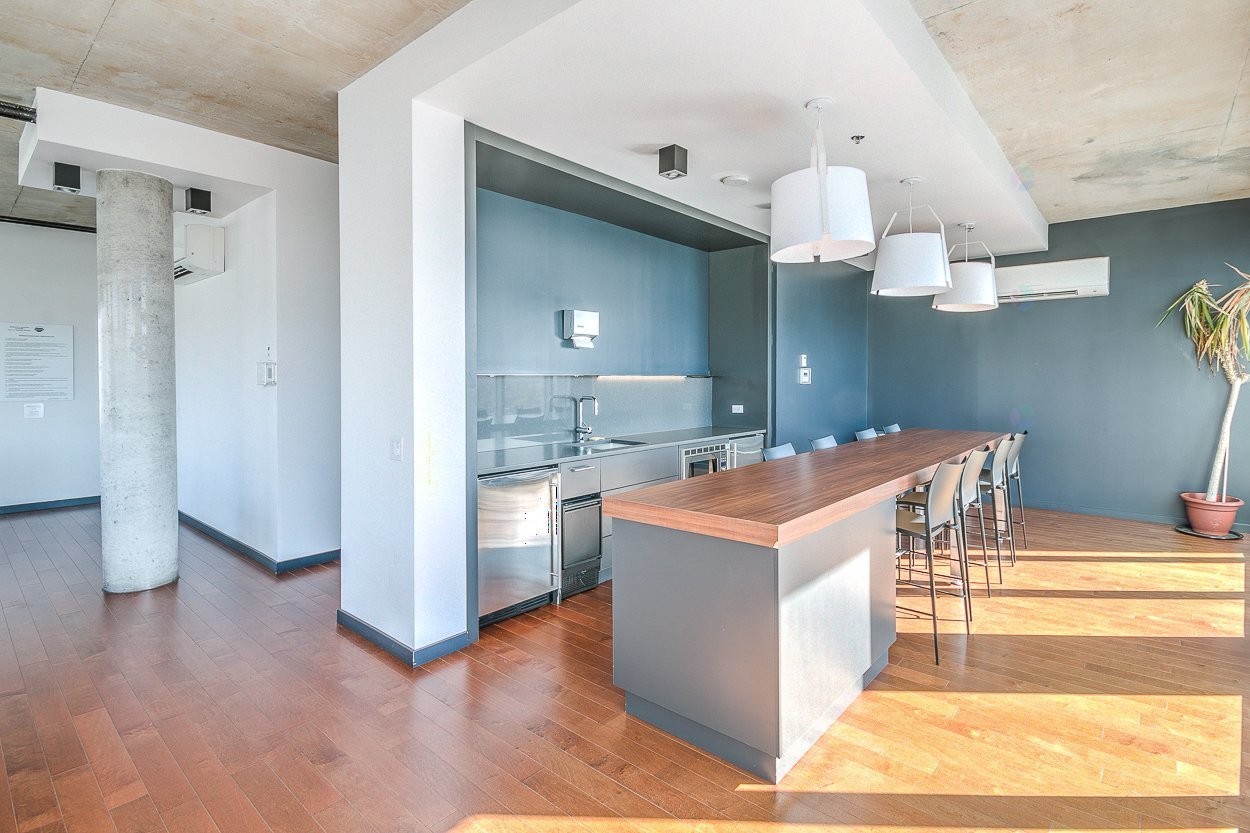 









1414


Rue Chomedey

, 1747,
Montréal (Ville-Marie),




QC
H2H0A2

