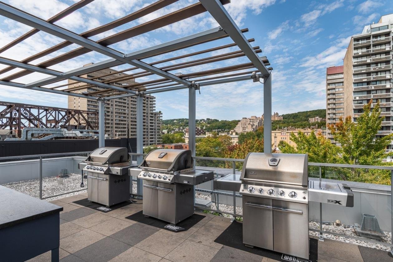 









1414


Rue Chomedey

, 1747,
Montréal (Ville-Marie),




QC
H2H0A2

