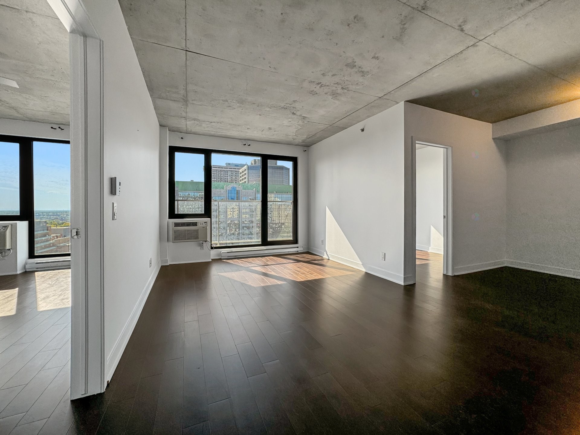 









1414


Rue Chomedey

, 1747,
Montréal (Ville-Marie),




QC
H2H0A2

