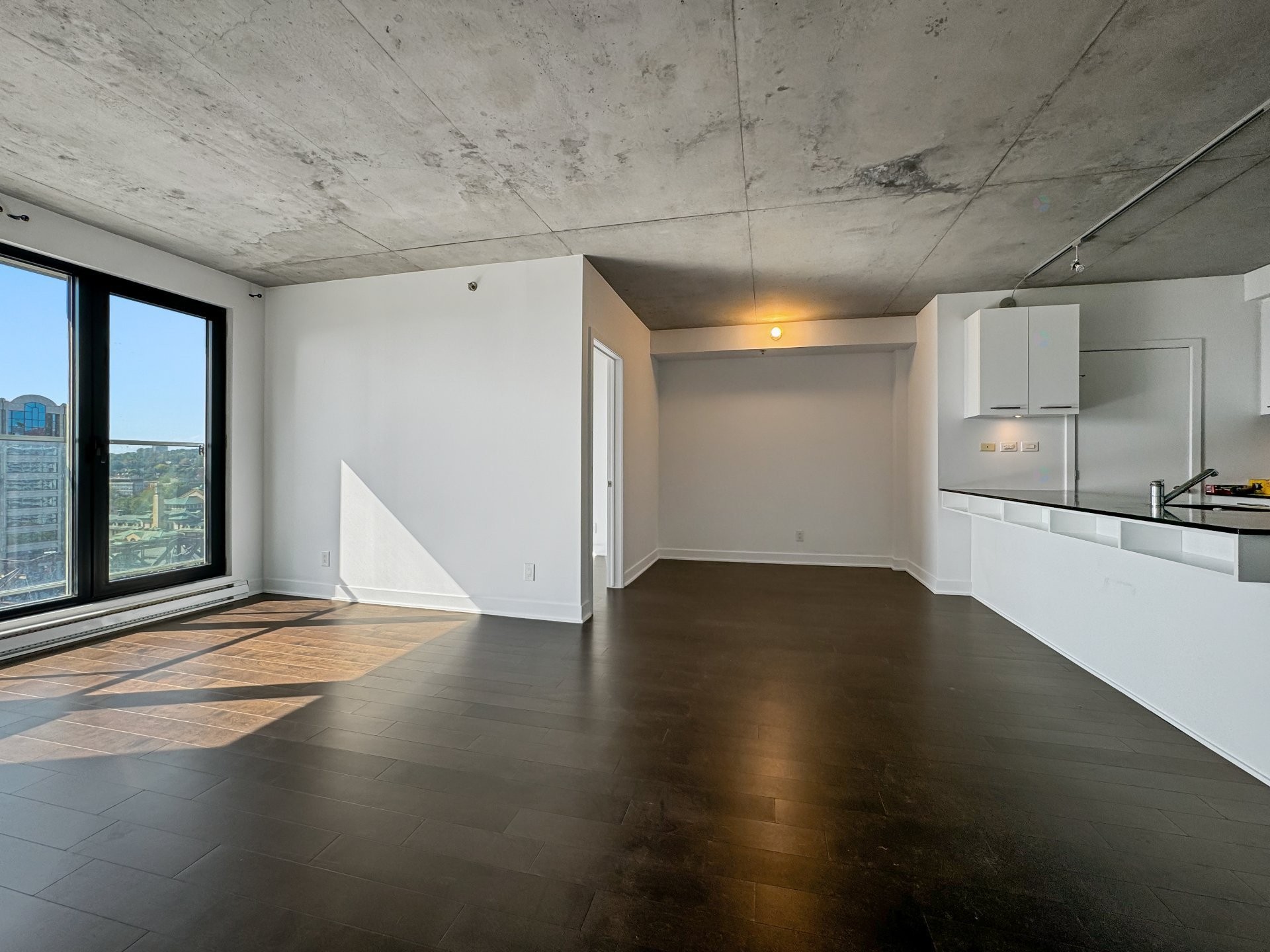 









1414


Rue Chomedey

, 1747,
Montréal (Ville-Marie),




QC
H2H0A2

