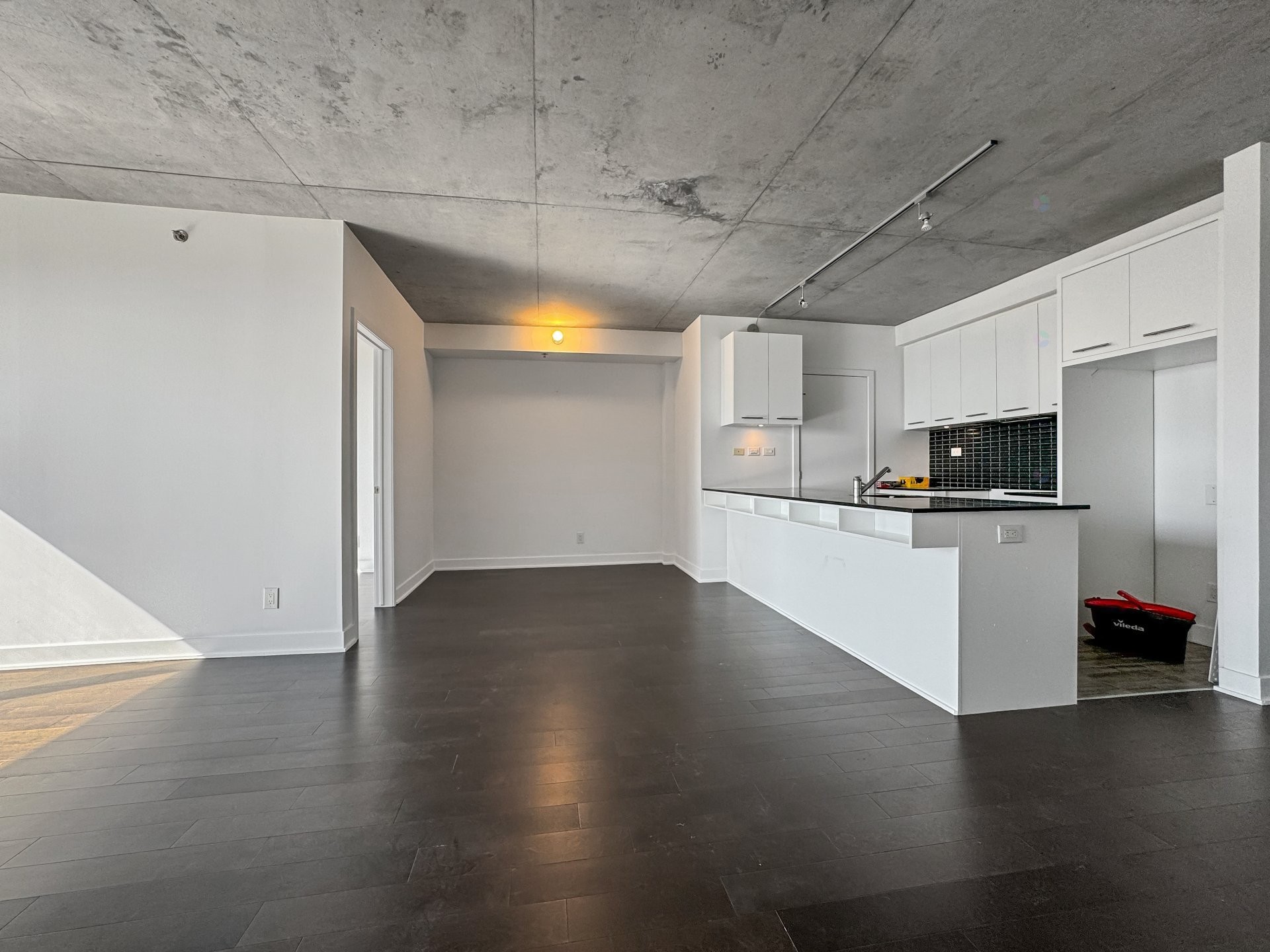 









1414


Rue Chomedey

, 1747,
Montréal (Ville-Marie),




QC
H2H0A2

