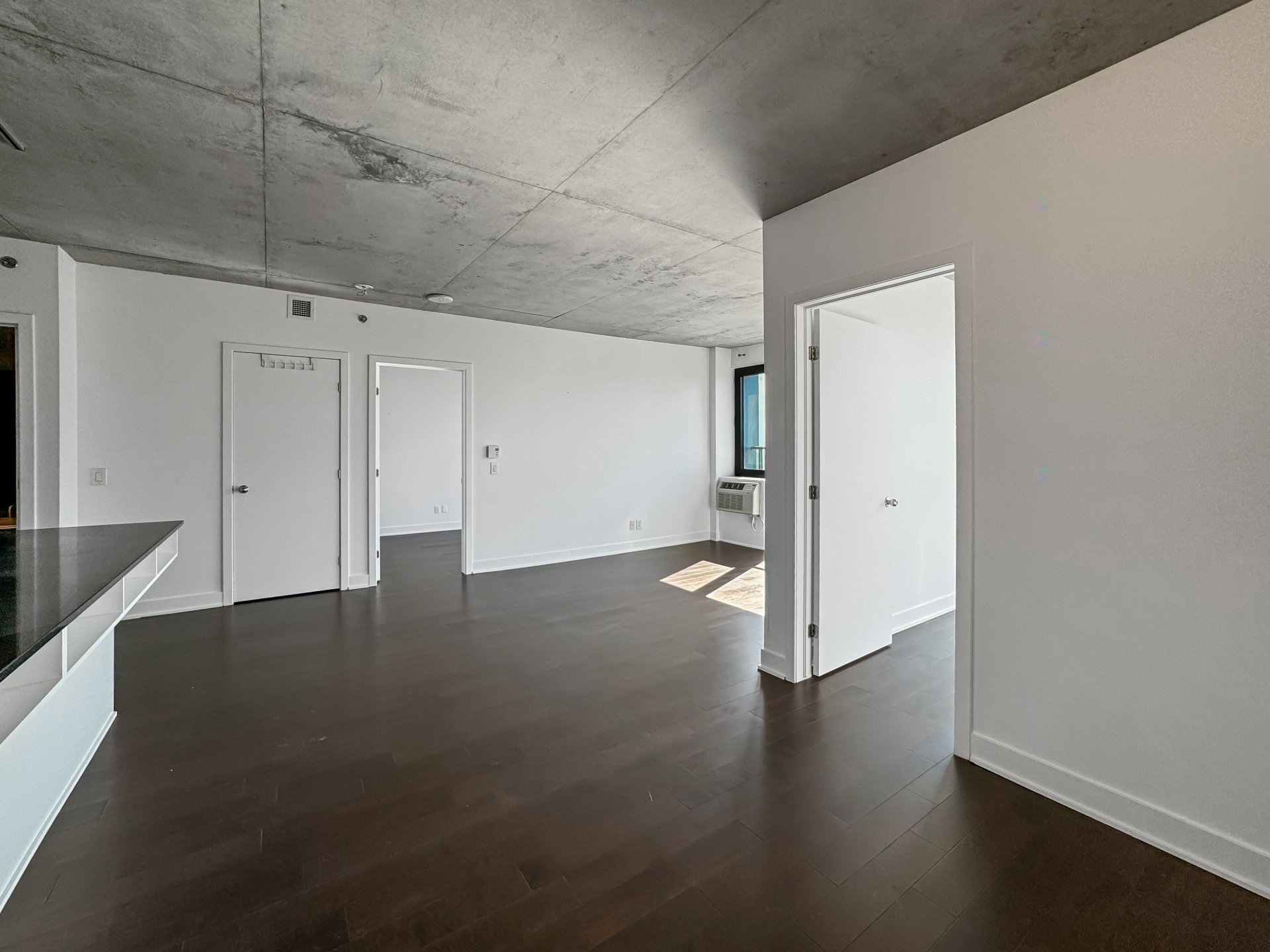 









1414


Rue Chomedey

, 1747,
Montréal (Ville-Marie),




QC
H2H0A2

