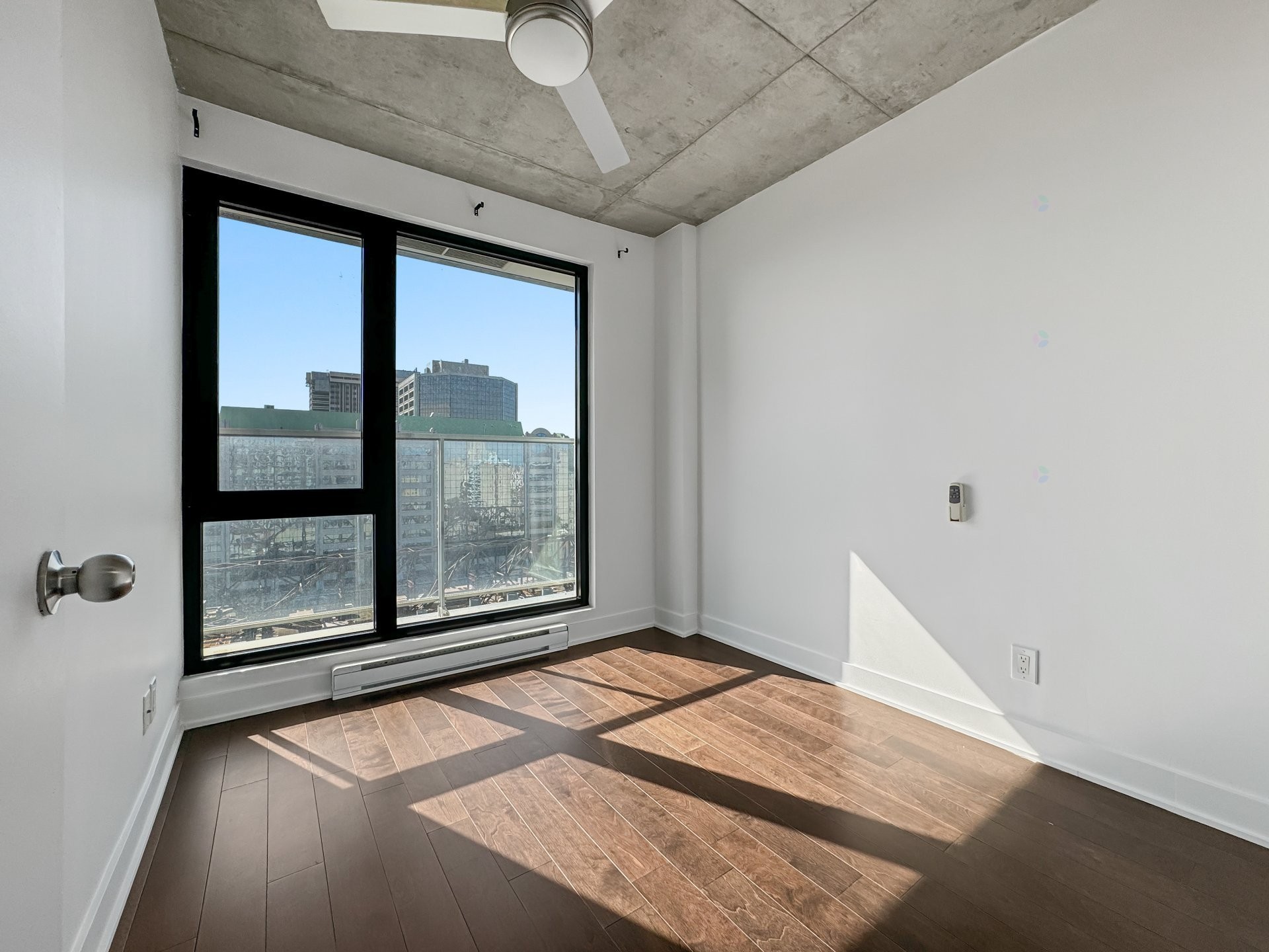 









1414


Rue Chomedey

, 1747,
Montréal (Ville-Marie),




QC
H2H0A2

