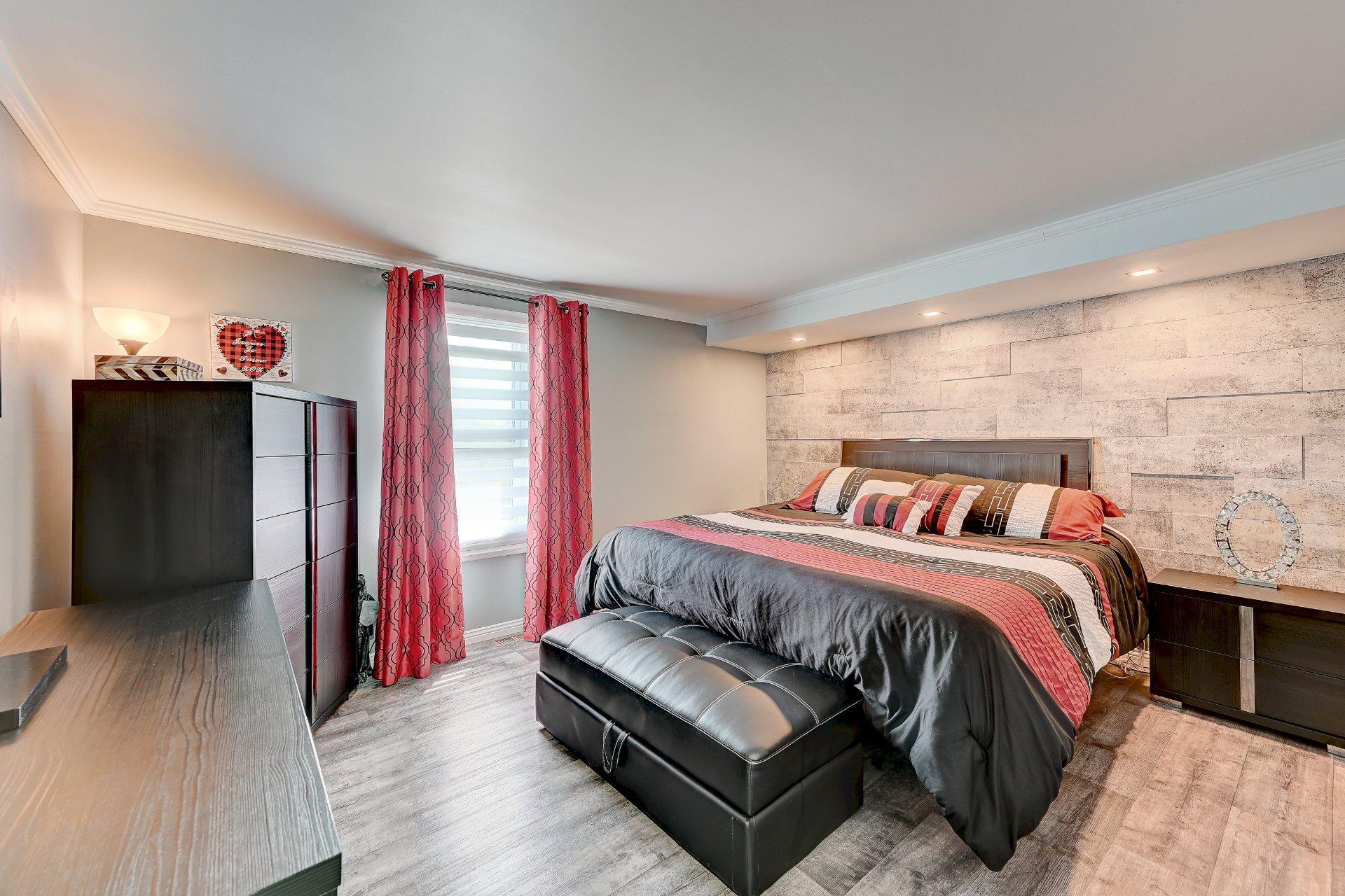 









21


6e Rue O.

,
Saint-Mathieu,




QC
J0L2H0

