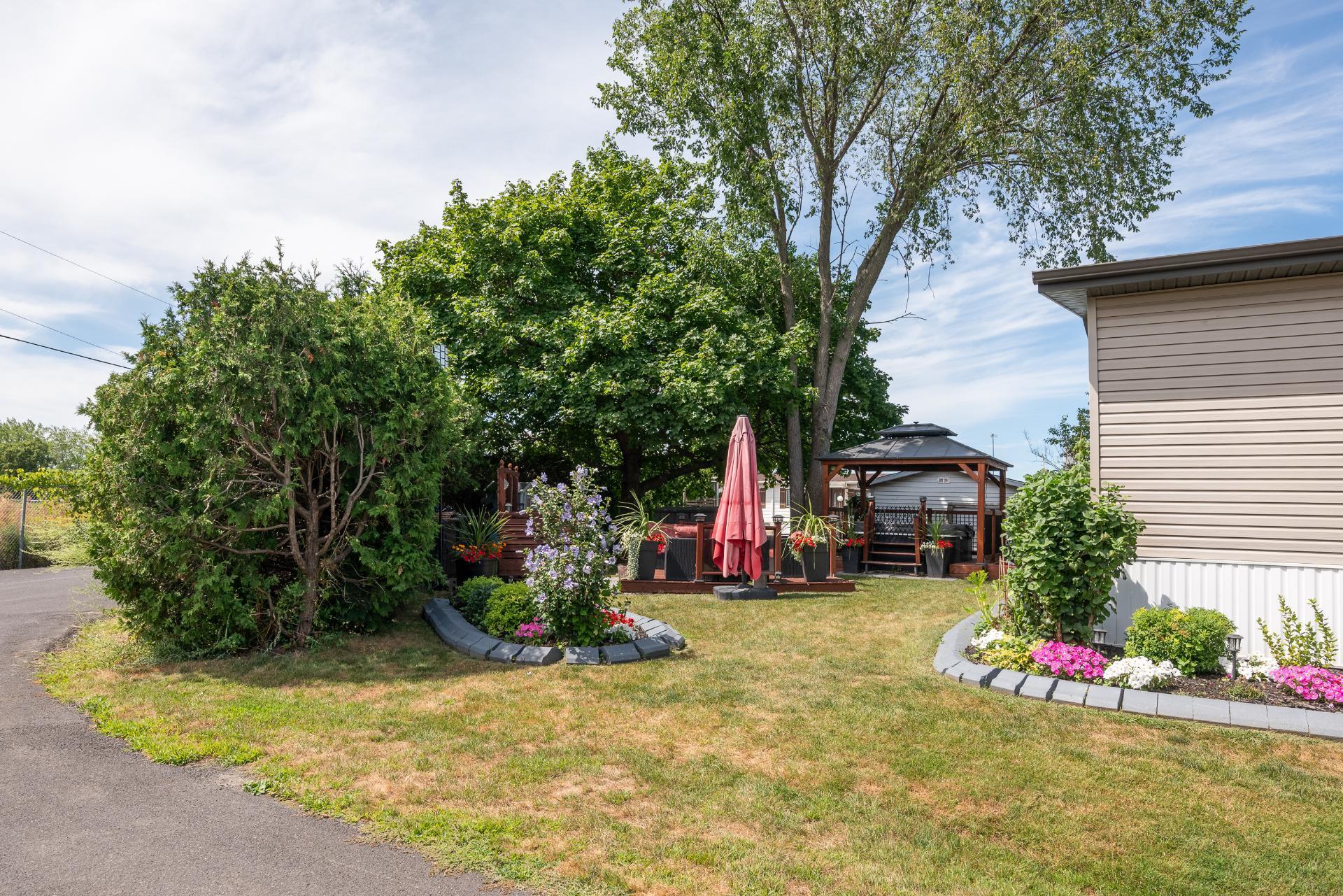 









21


6e Rue O.

,
Saint-Mathieu,




QC
J0L2H0

