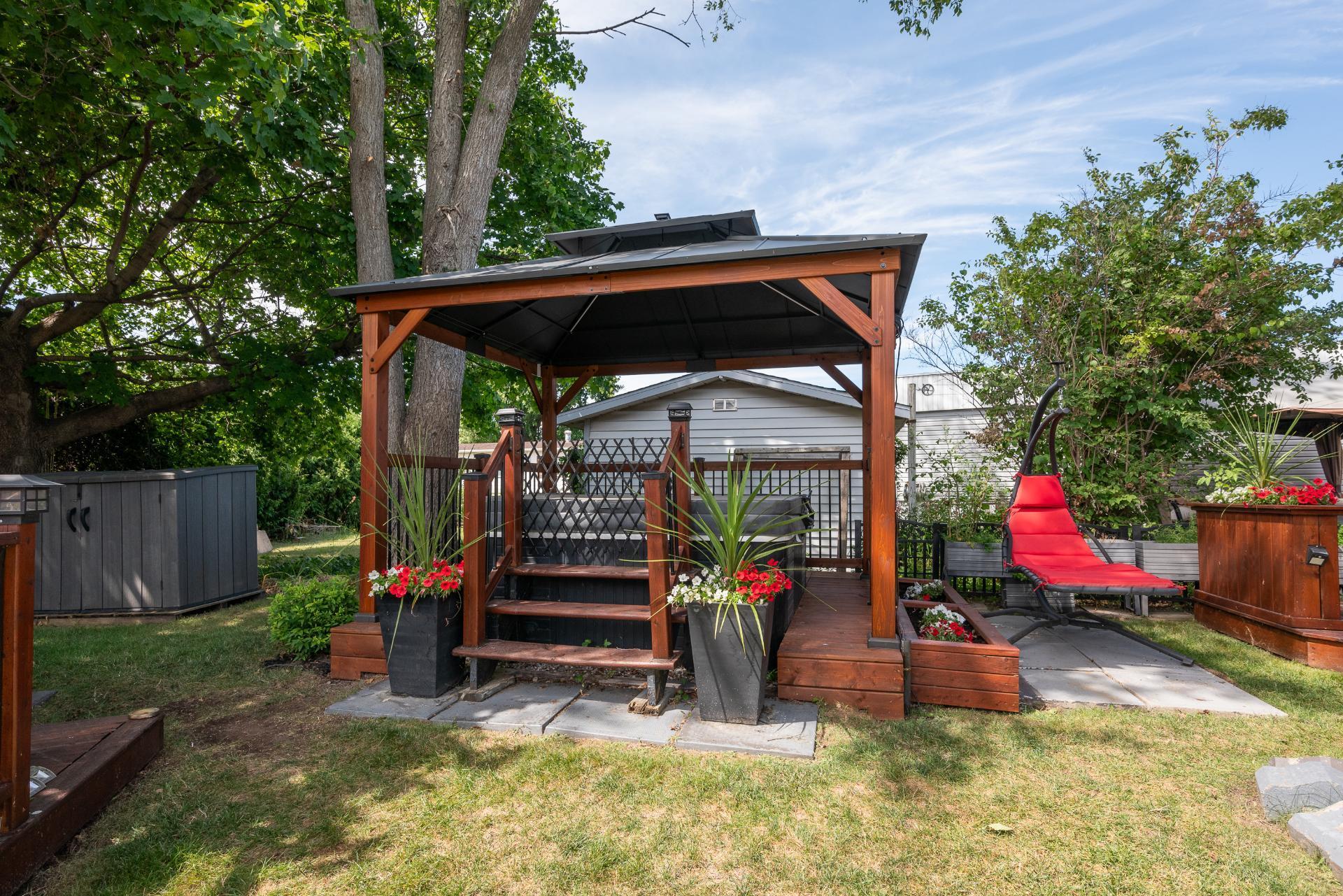 









21


6e Rue O.

,
Saint-Mathieu,




QC
J0L2H0

