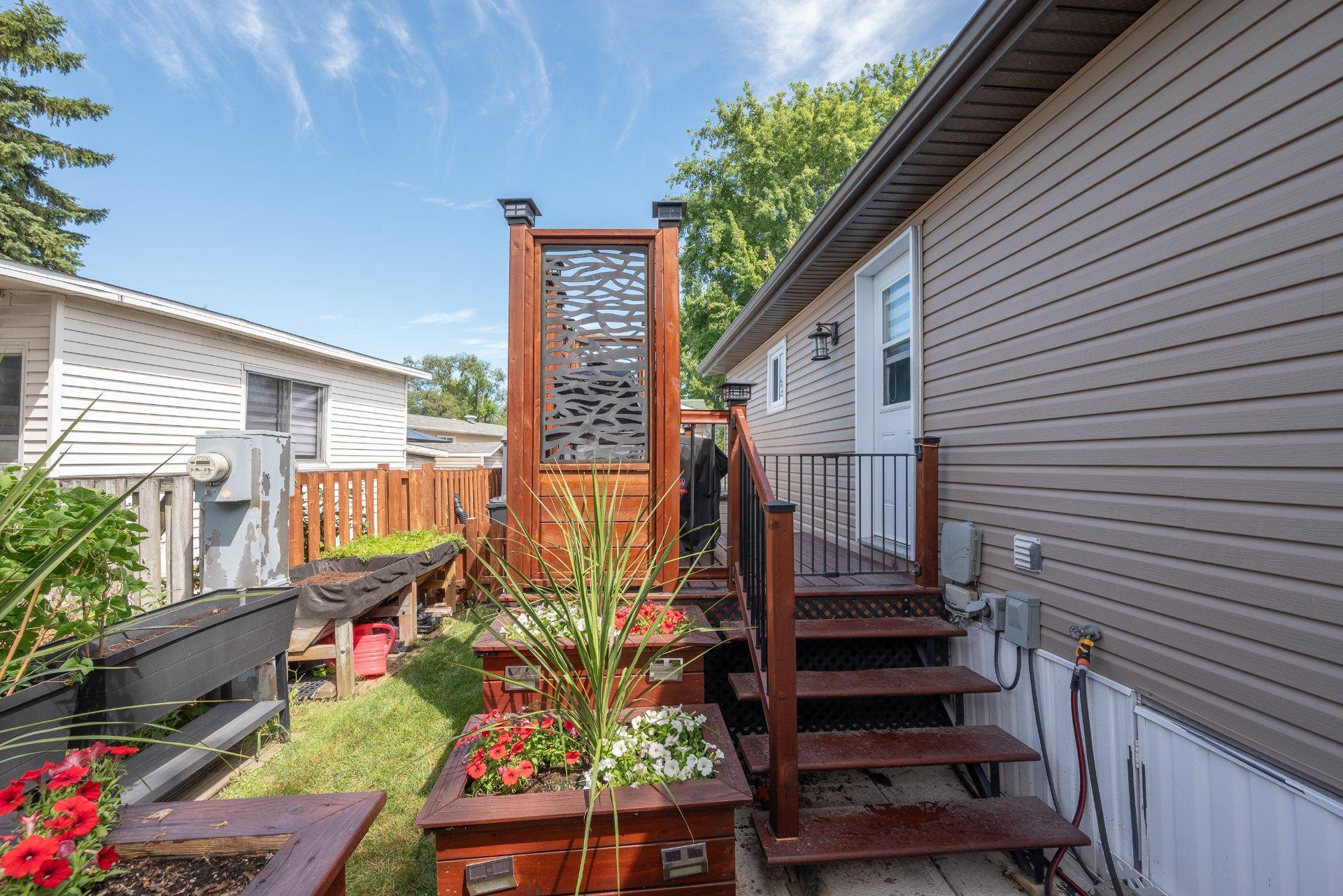 









21


6e Rue O.

,
Saint-Mathieu,




QC
J0L2H0

