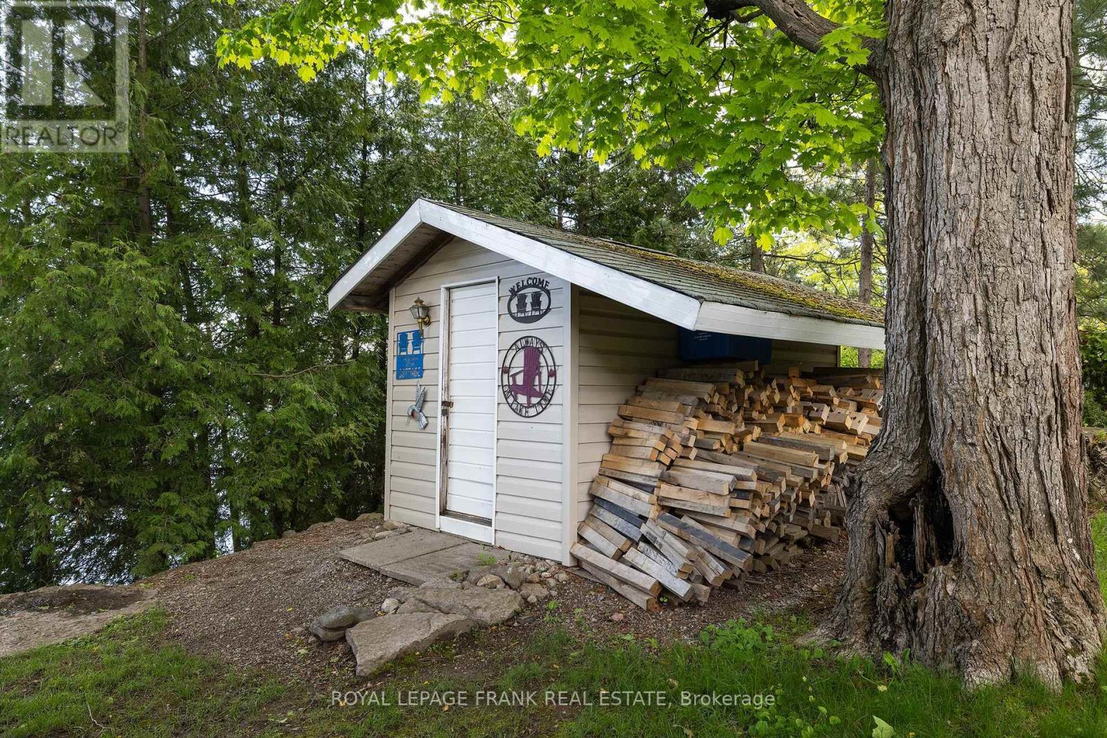 












26 FIRE ROUTE 60

,
Trent Lakes,




Ontario
K0L1J0

