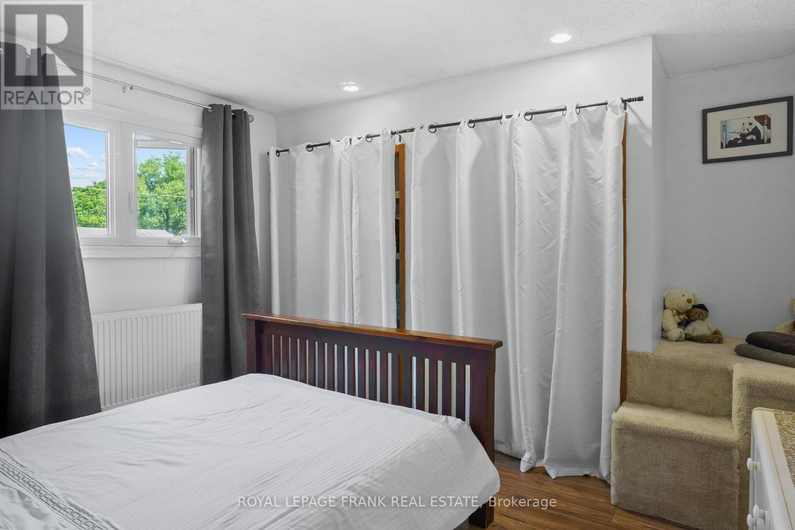 












230-232 LAKE DALRYMPLE ROAD

,
Kawartha Lakes (Carden),




Ontario
L0K1W0

