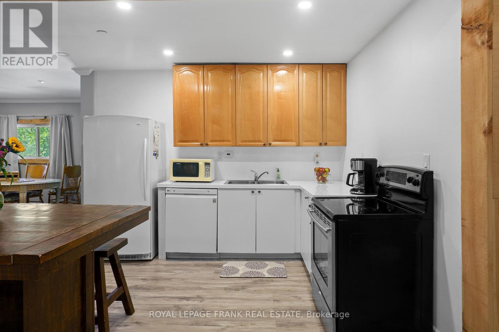 












230-232 LAKE DALRYMPLE ROAD

,
Kawartha Lakes (Carden),




Ontario
L0K1W0

