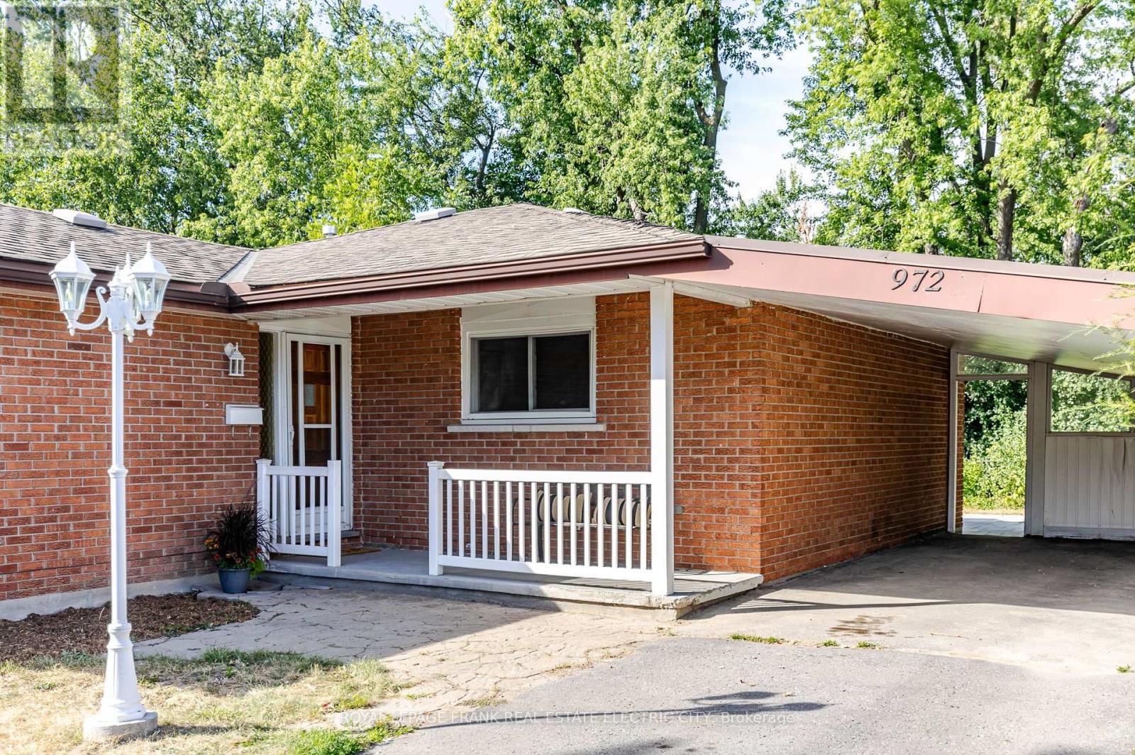 












972 SOUTHLAWN DRIVE

,
Peterborough South (East),




Ontario
K9J1G2

