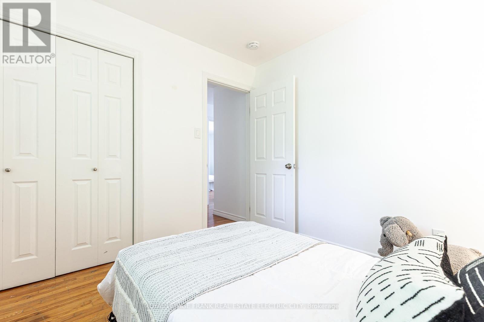












972 SOUTHLAWN DRIVE

,
Peterborough South (East),




Ontario
K9J1G2

