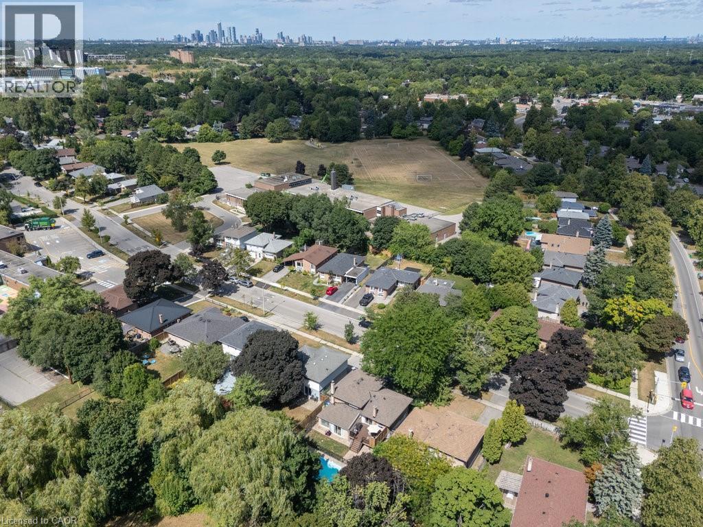 












1404 LEWISHAM Drive

,
Mississauga,




Ontario
L5J3R3

