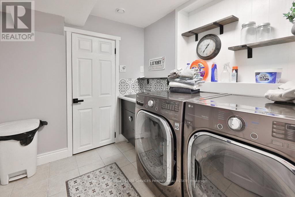 












1404 LEWISHAM DRIVE

,
Mississauga,




Ontario
L5J3R3

