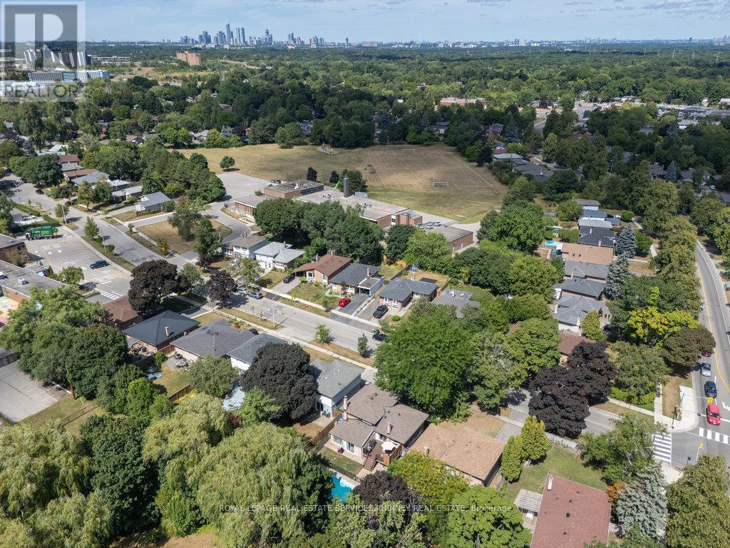 












1404 LEWISHAM DRIVE

,
Mississauga,




Ontario
L5J3R3

