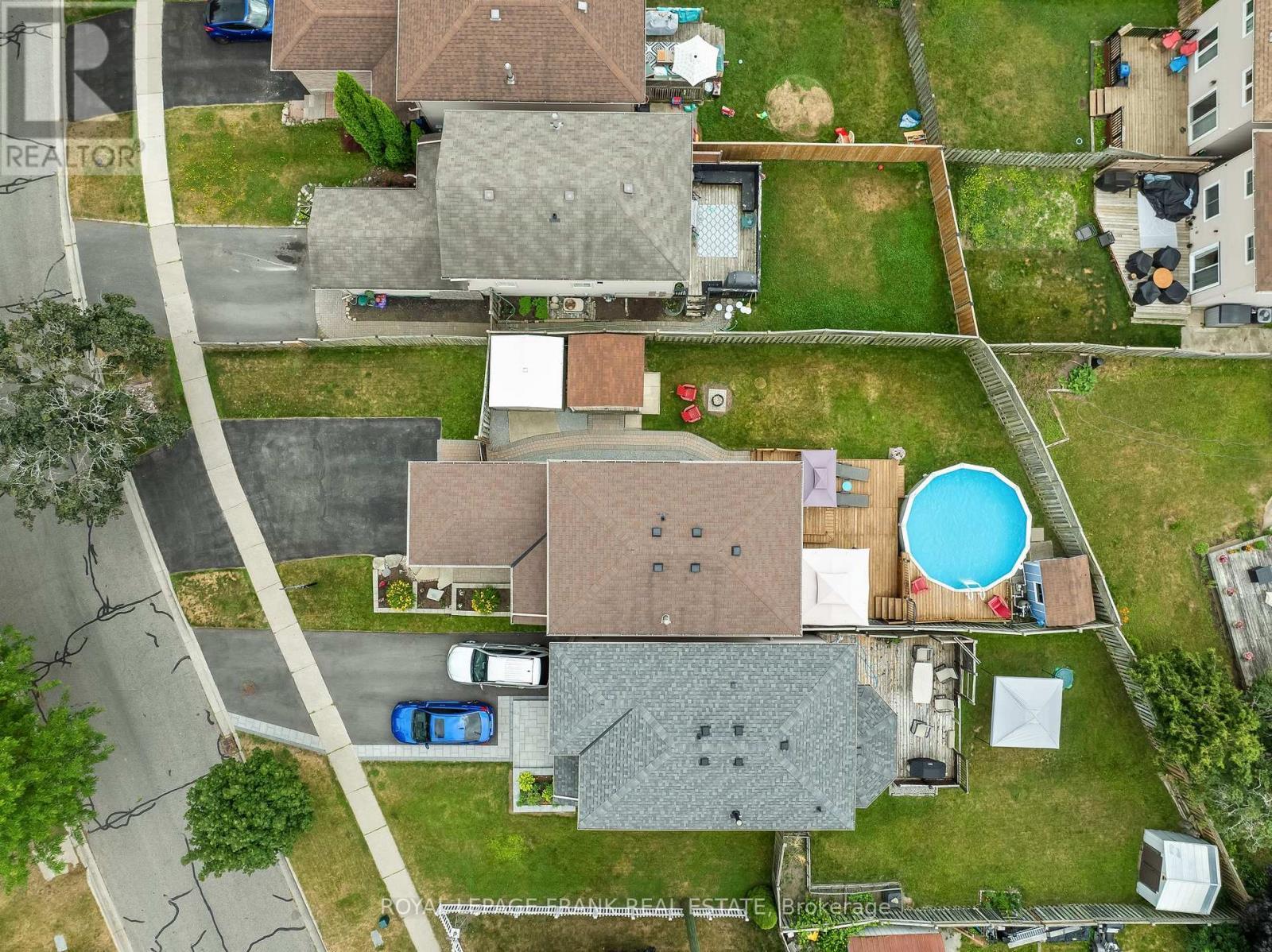 












808 CROWELLS STREET

,
Oshawa (Pinecrest),




Ontario
L1K1X4

