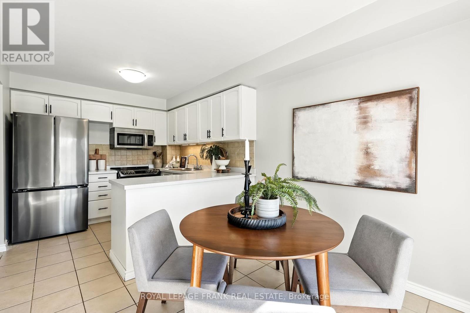 












25 TREWIN LANE

,
Clarington (Bowmanville),




Ontario
L1C4W9

