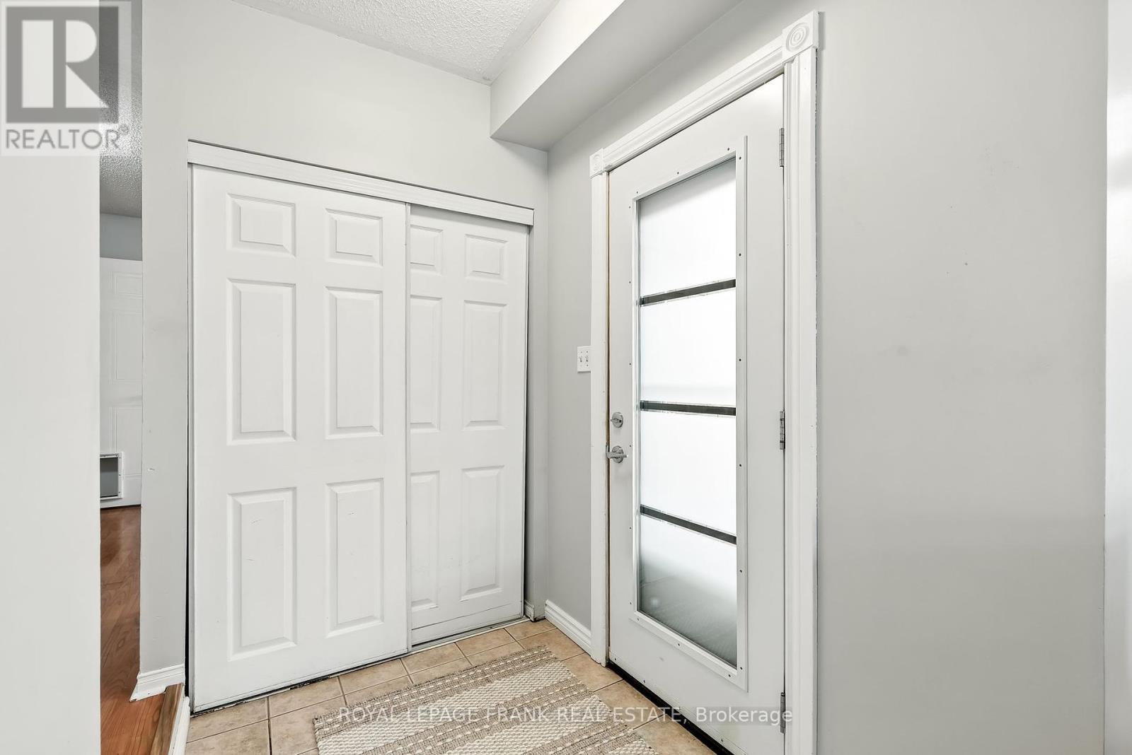 












25 TREWIN LANE

,
Clarington (Bowmanville),




Ontario
L1C4W9

